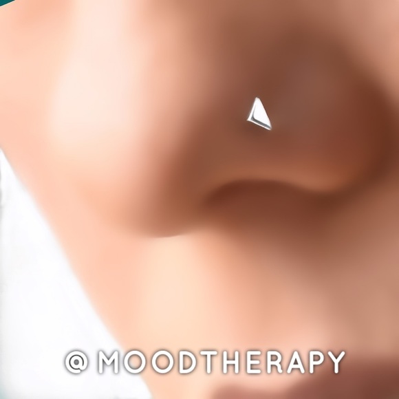 Gold or Silver Triangle Nose Ring Stud Screw - Picture 2 of 8